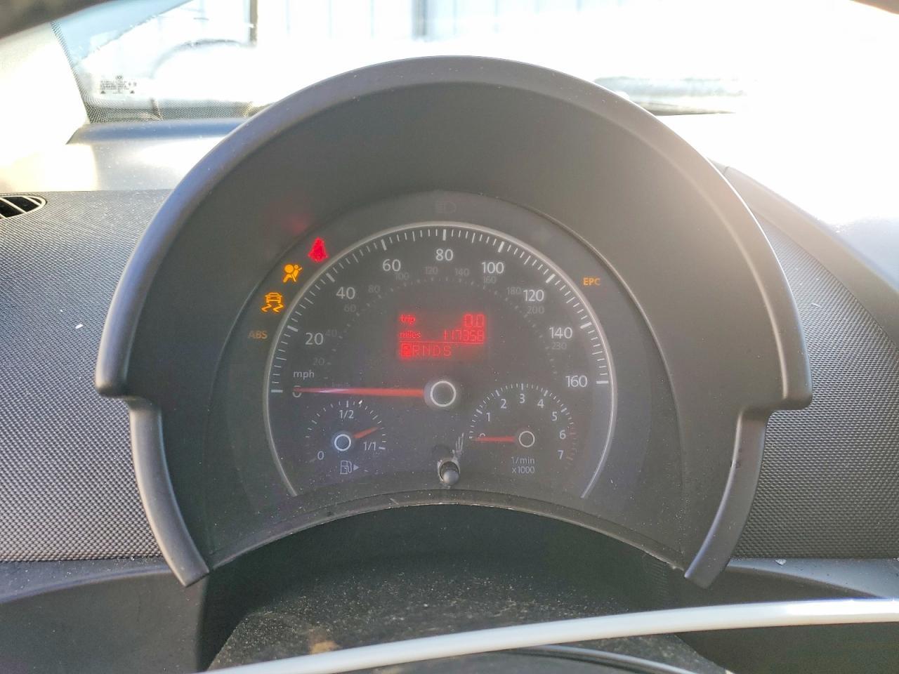 2010 VOLKSWAGEN Beetle