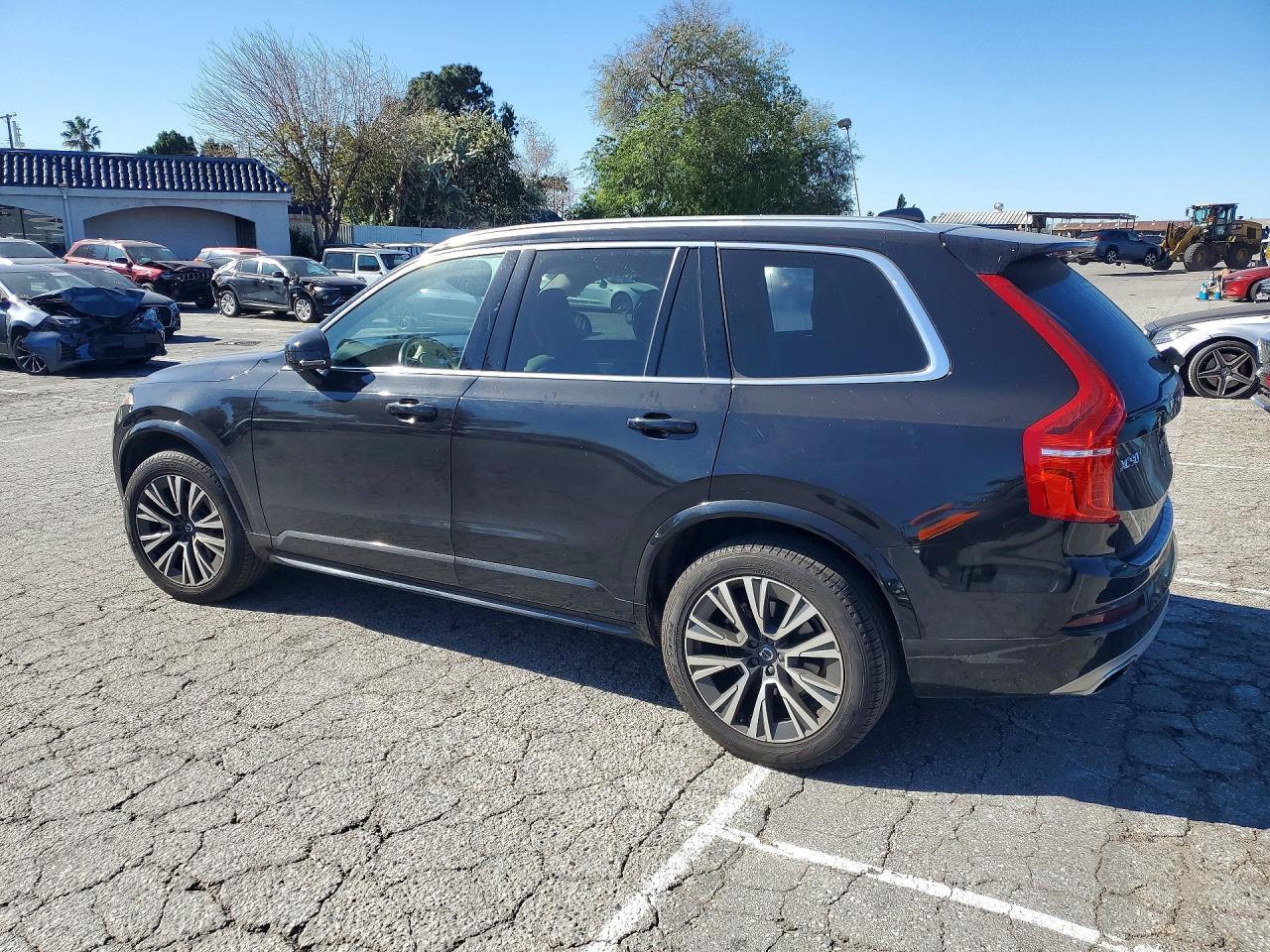 2020 VOLVO XC90