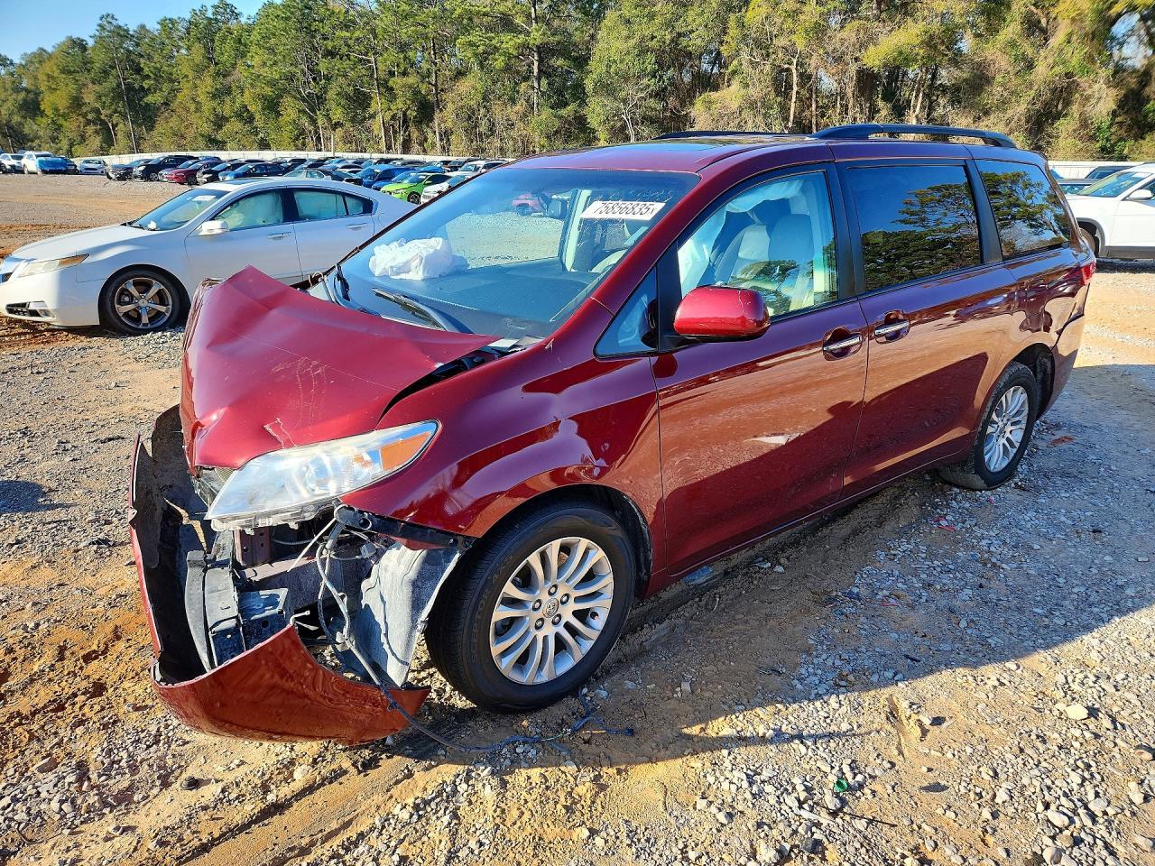 2015 TOYOTA SIENNA