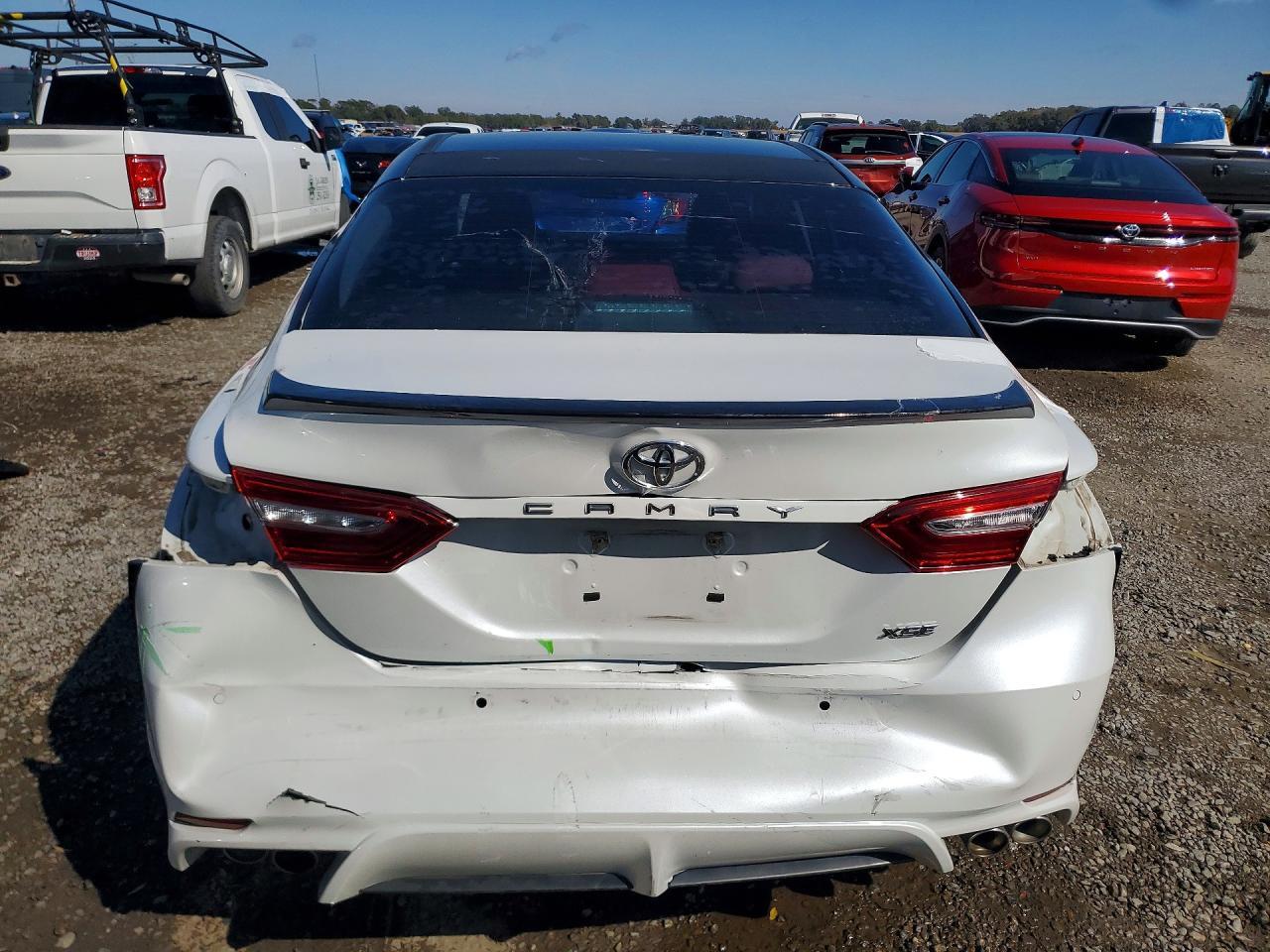 2018 TOYOTA CAMRY