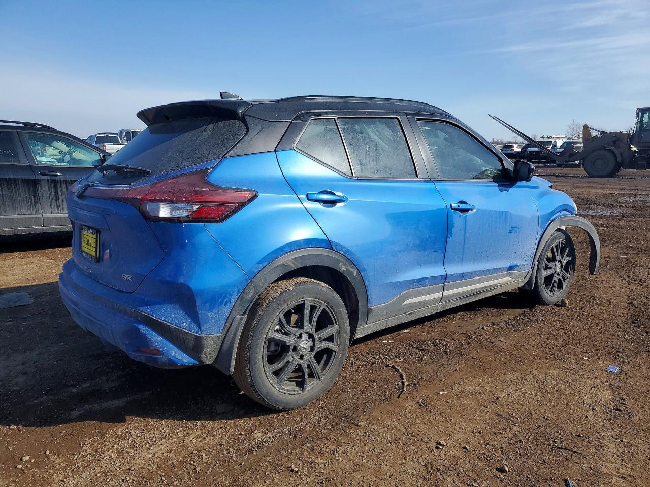 2024 NISSAN KICKS