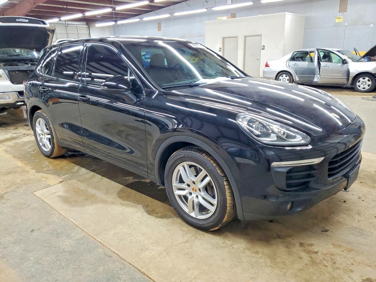 2016 PORSCHE CAYENNE