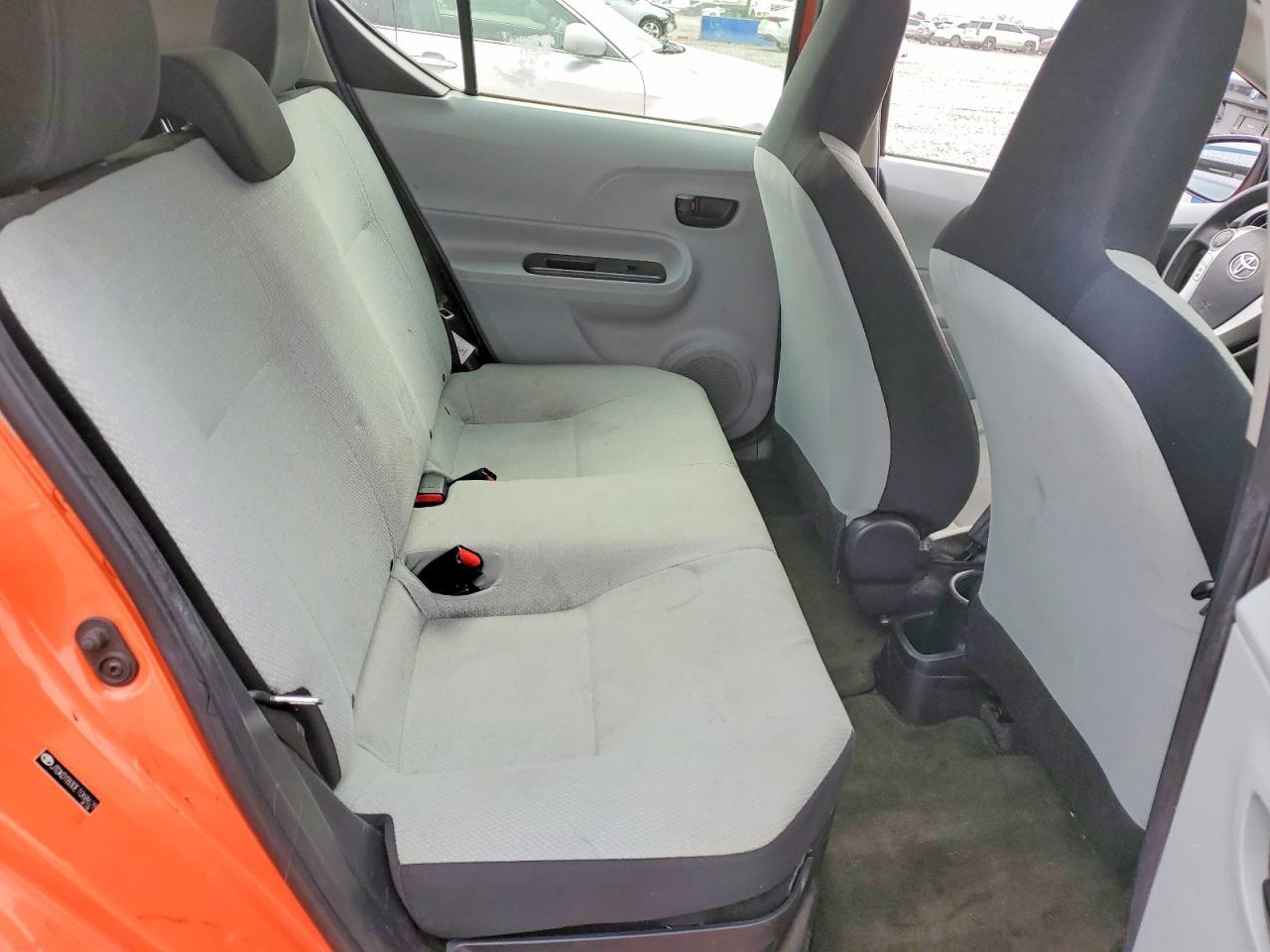 2014 TOYOTA Prius c