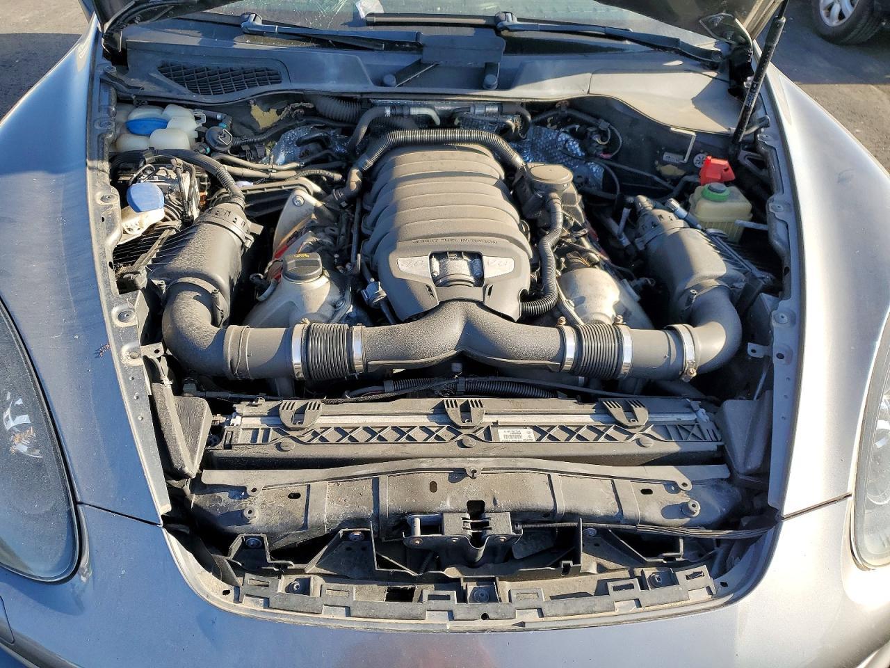 2014 PORSCHE CAYENNE