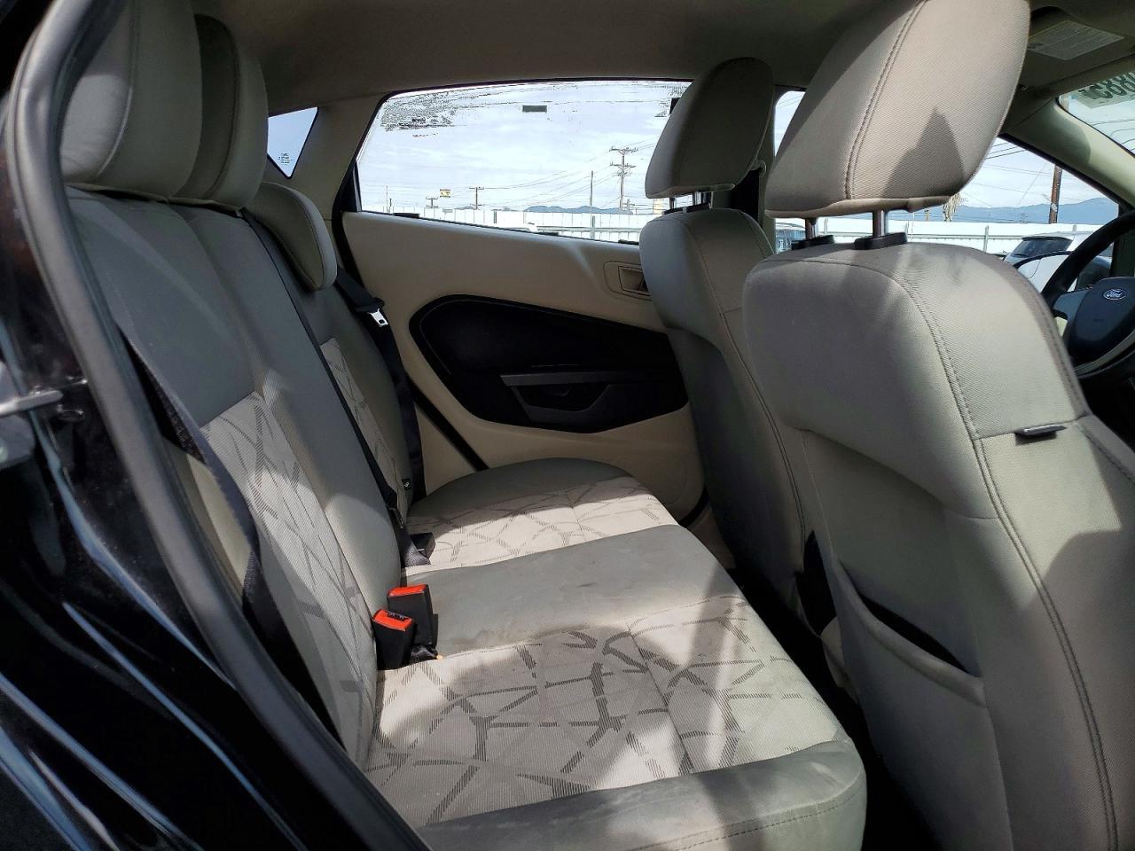 2011 FORD Fiesta