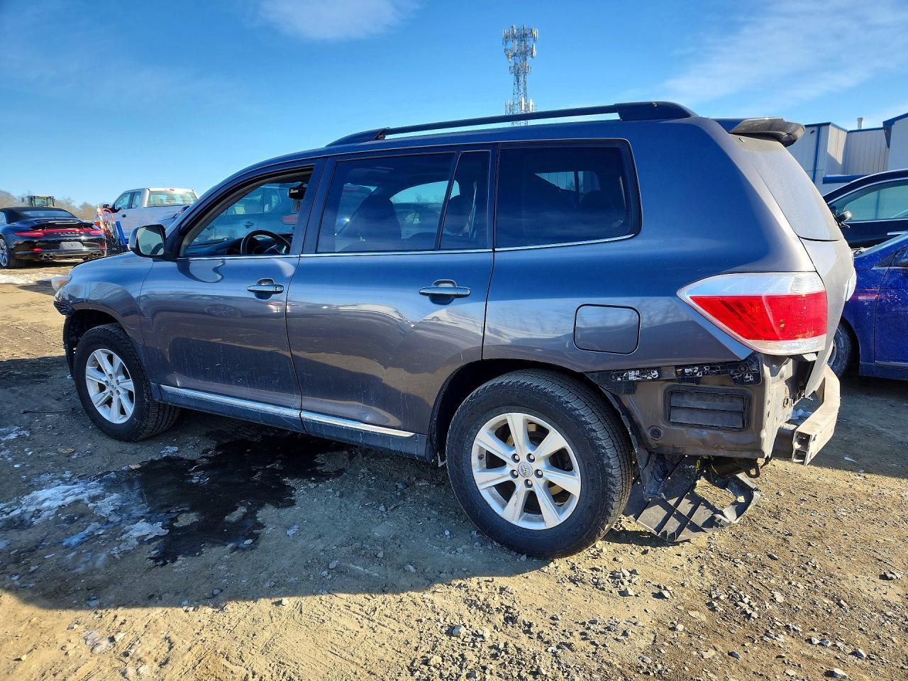 2011 TOYOTA HIGHLANDER