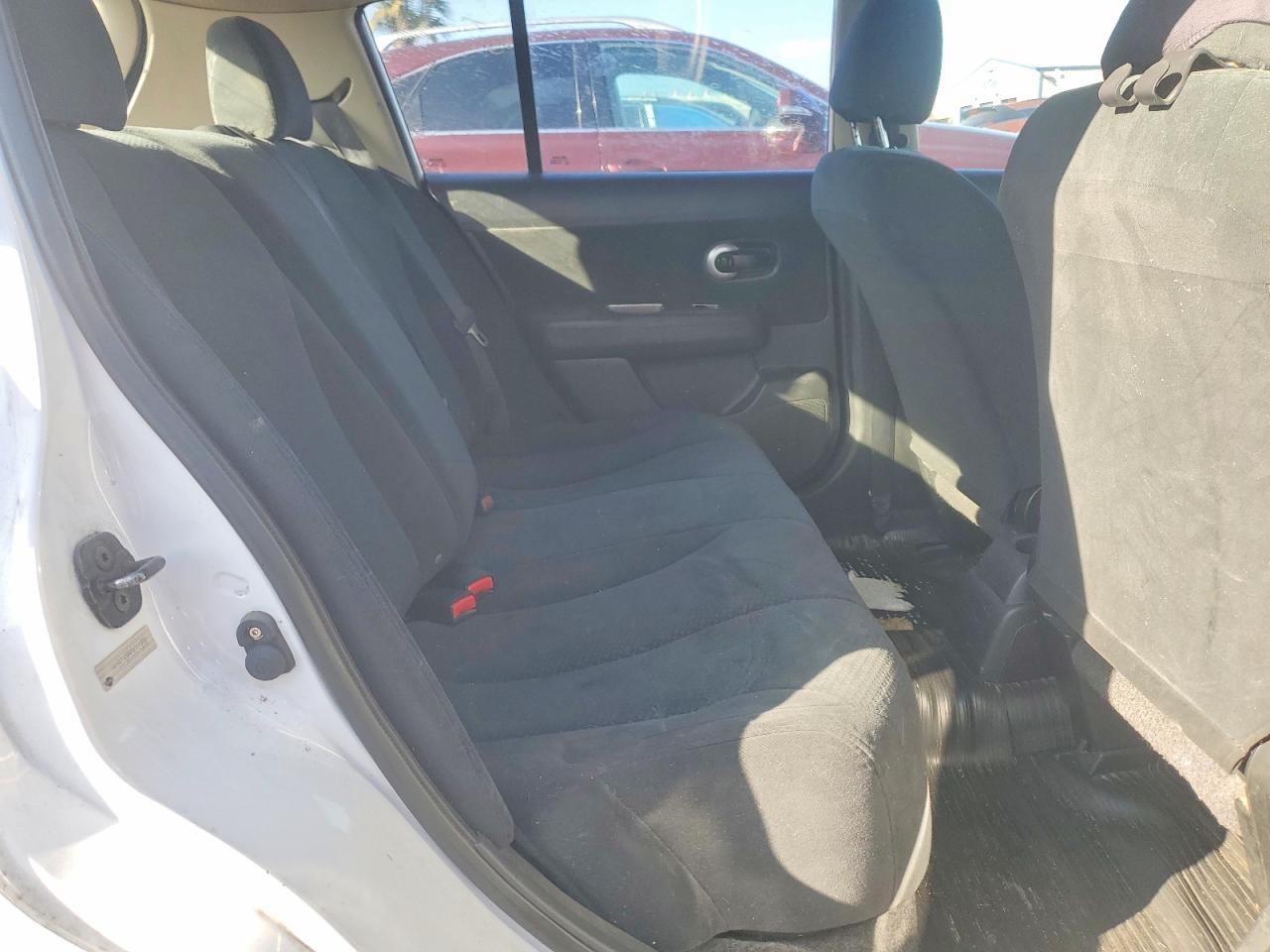 2012 NISSAN VERSA