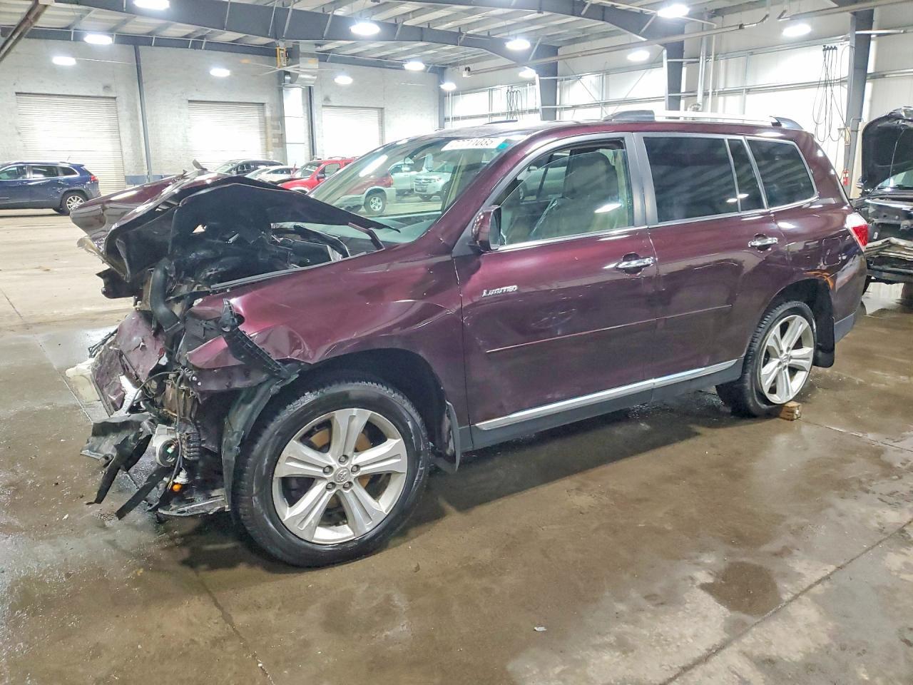 2013 TOYOTA HIGHLANDER