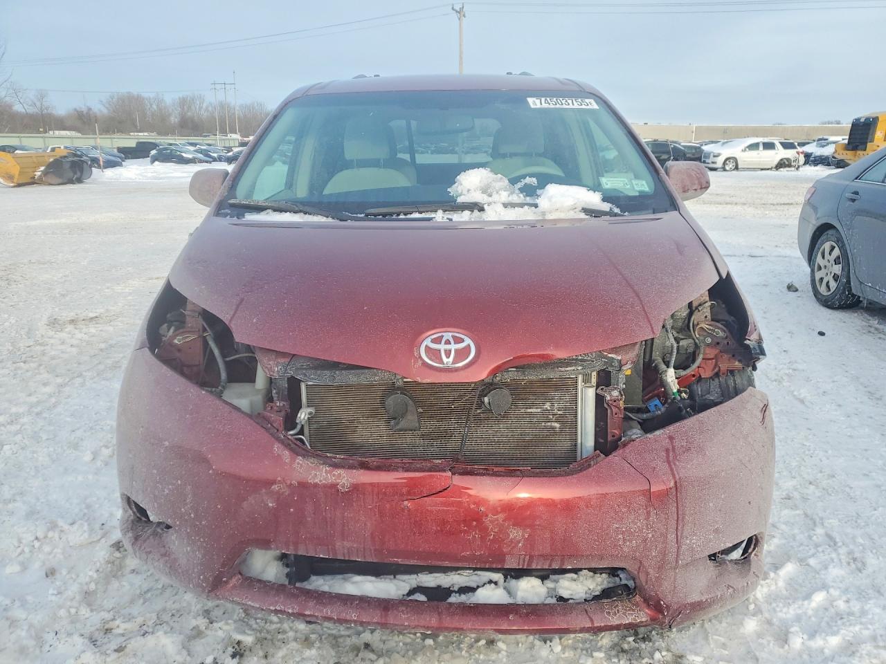 2013 TOYOTA SIENNA
