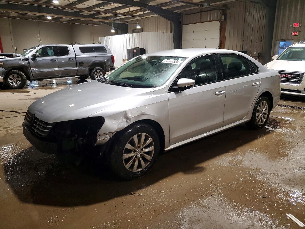 2012 VOLKSWAGEN Passat