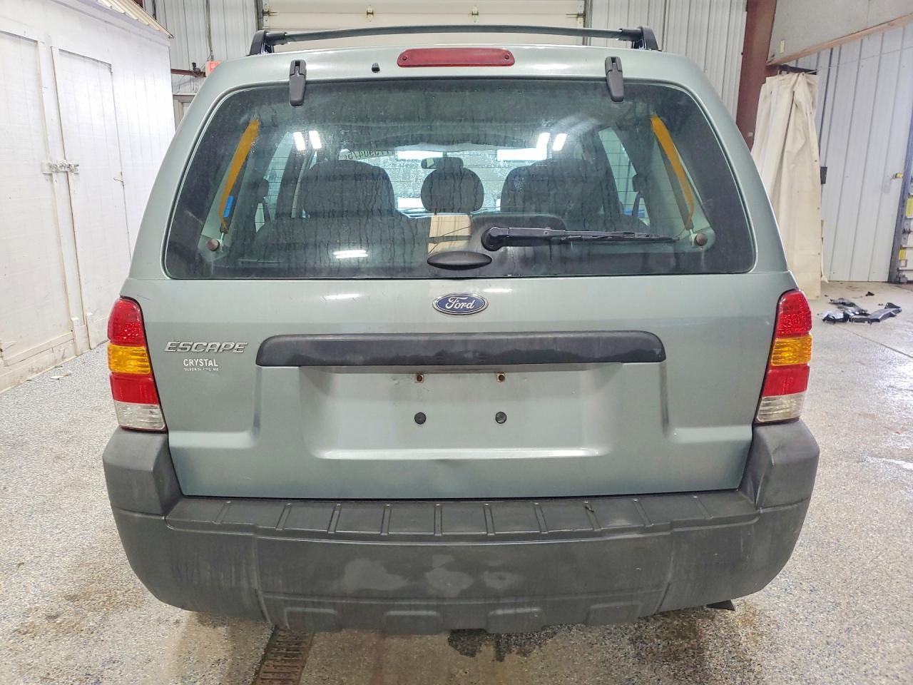 2005 FORD ESCAPE