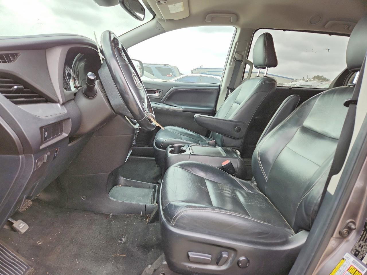 2018 TOYOTA SIENNA