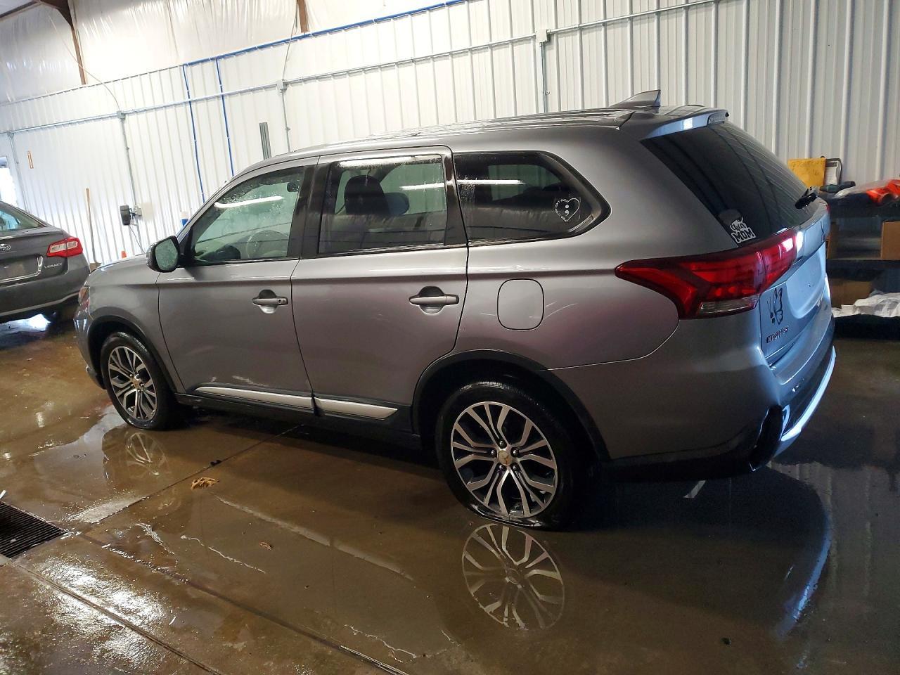 2017 MITSUBISHI outlander