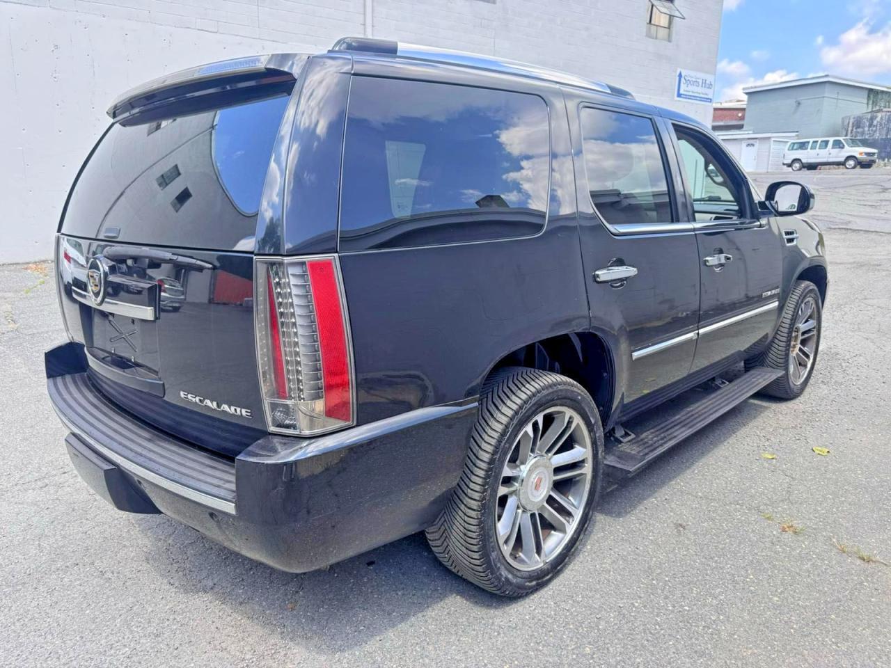 2012 CADILLAC ESCALADE