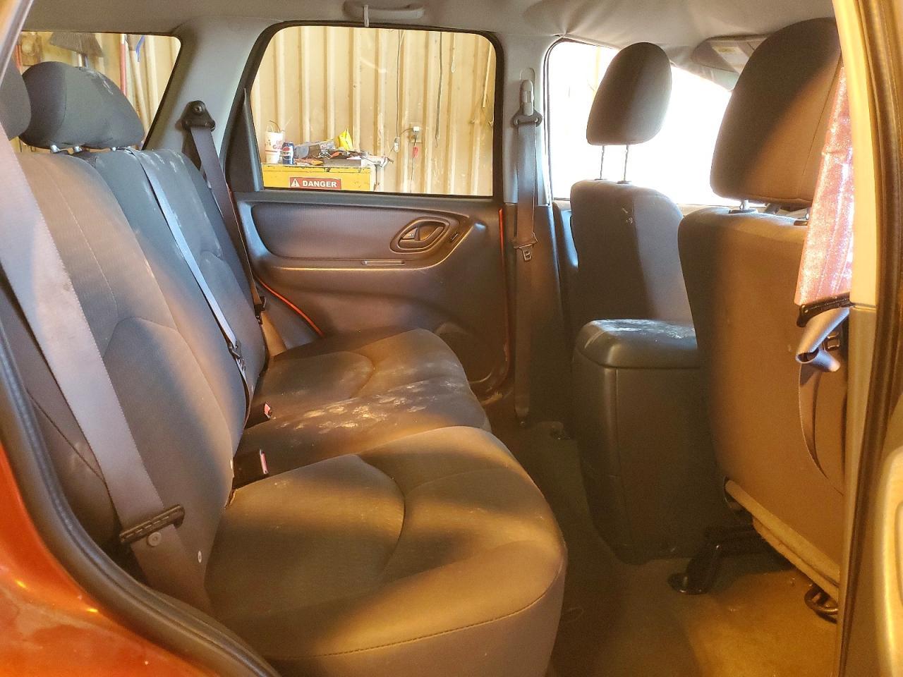 2005 MAZDA Tribute