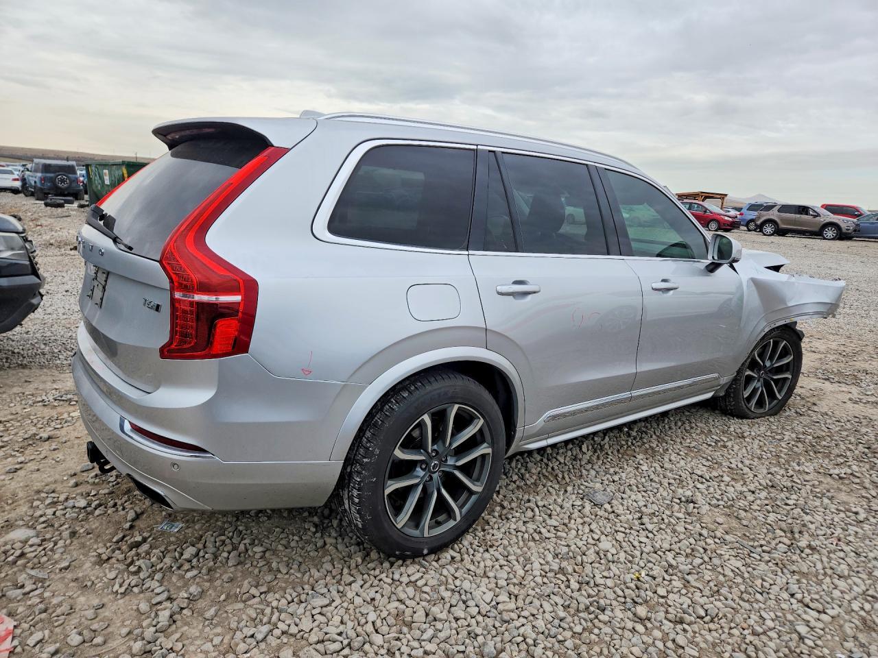 2017 VOLVO XC90