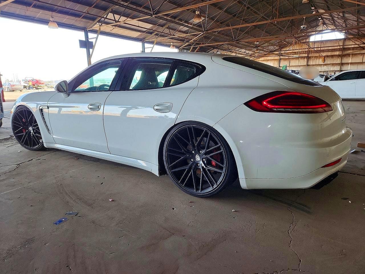 2015 PORSCHE Panamera