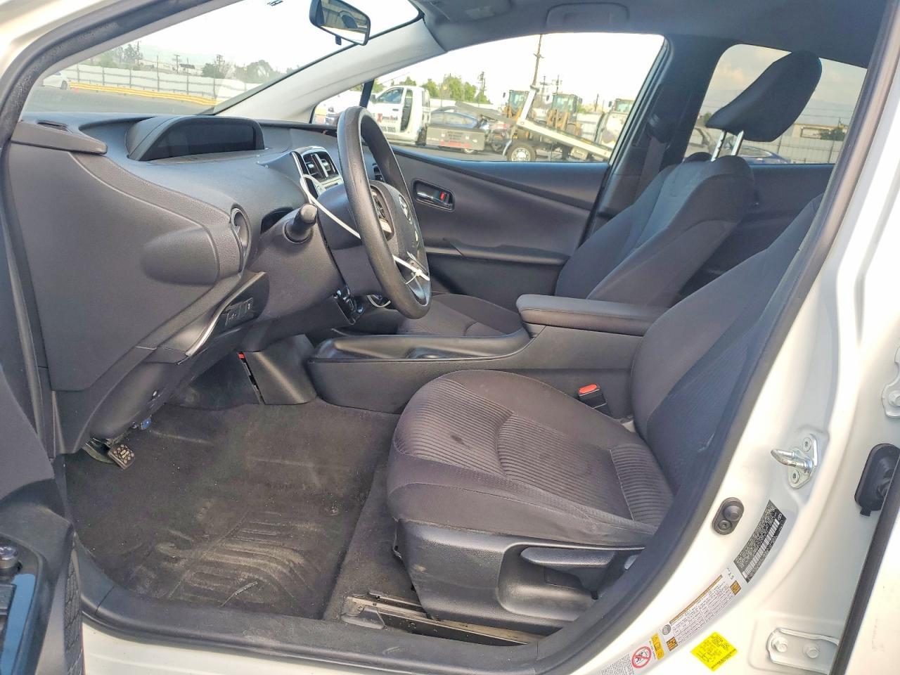 2016 TOYOTA PRIUS