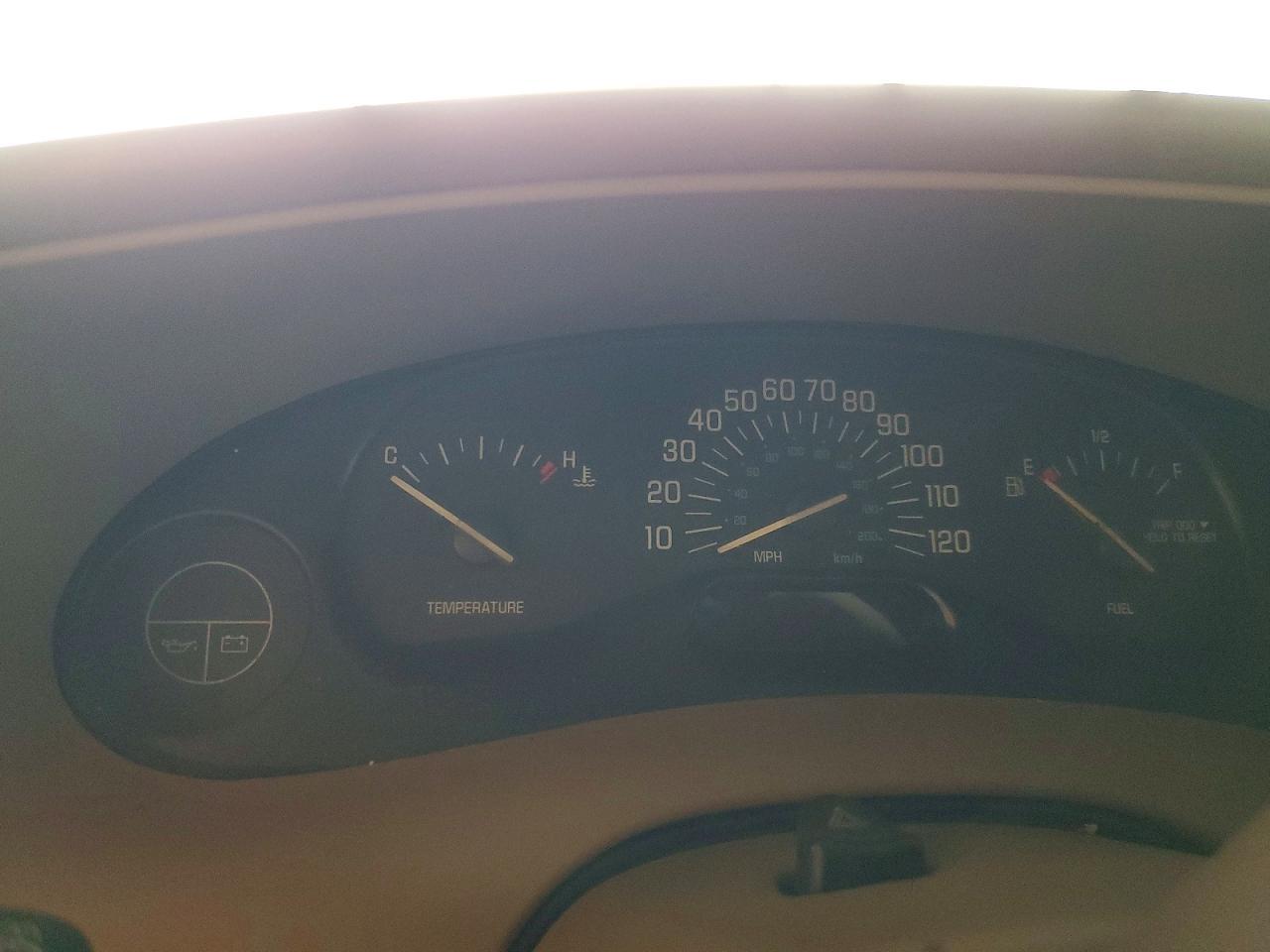 2004 BUICK Century