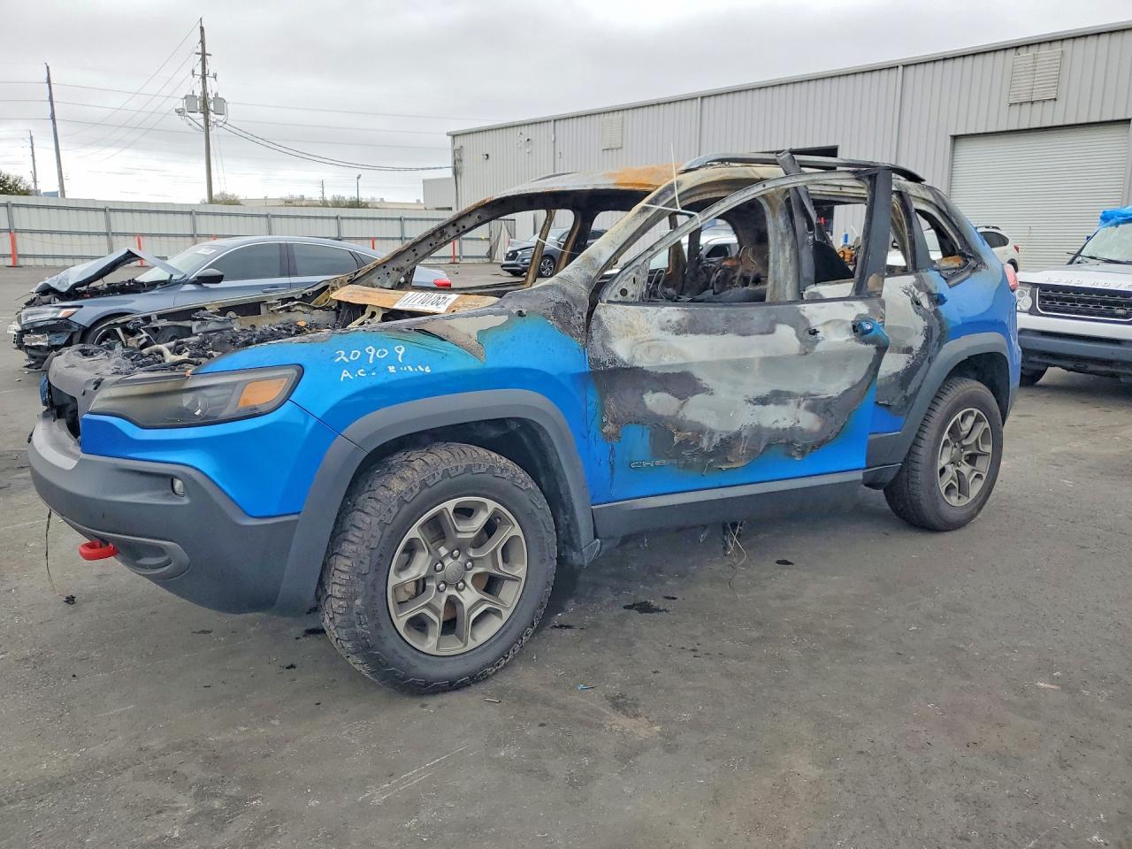 2020 JEEP CHEROKEE