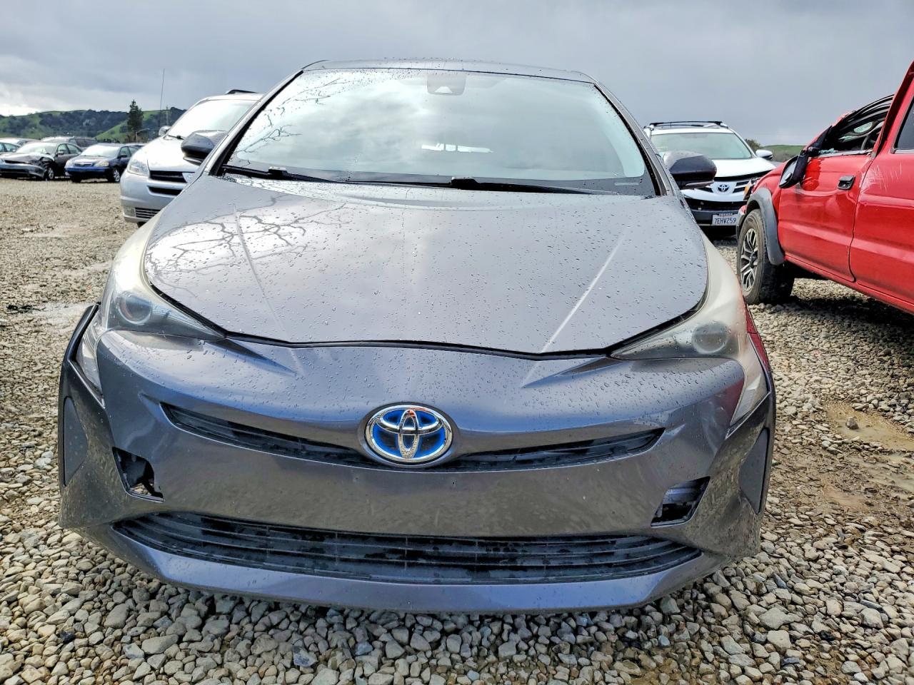 2016 TOYOTA PRIUS