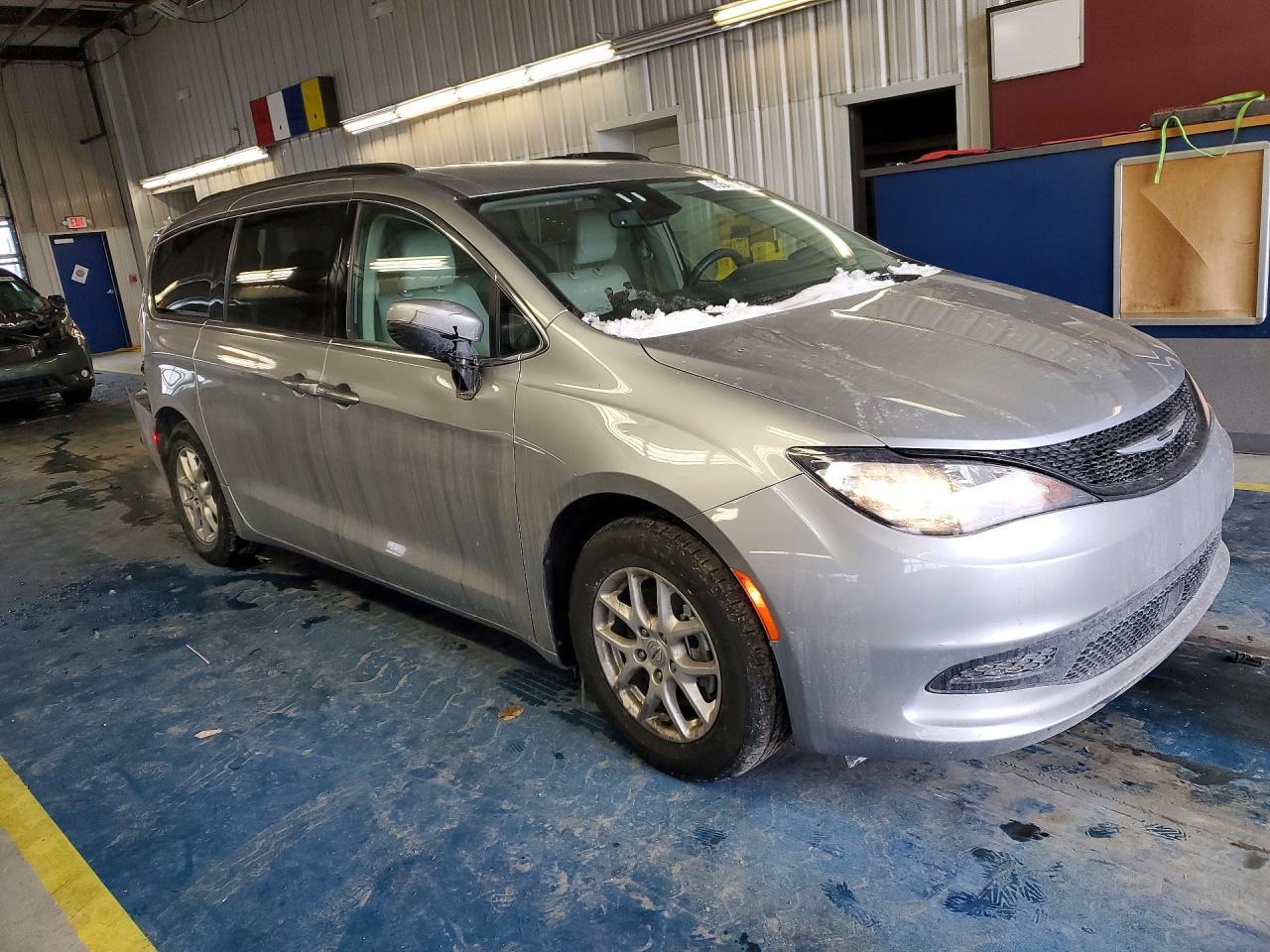 2021 CHRYSLER Voyager