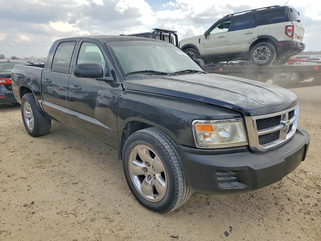 2010 DODGE Dakota