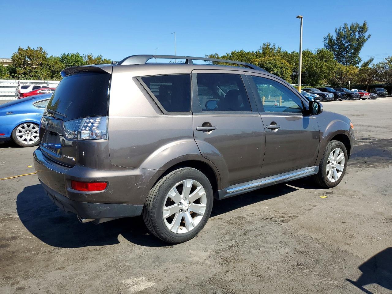 2010 MITSUBISHI outlander
