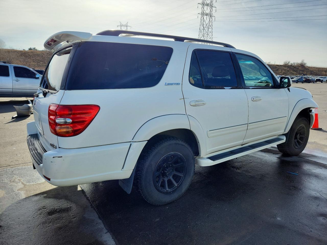 2004 TOYOTA Sequoia