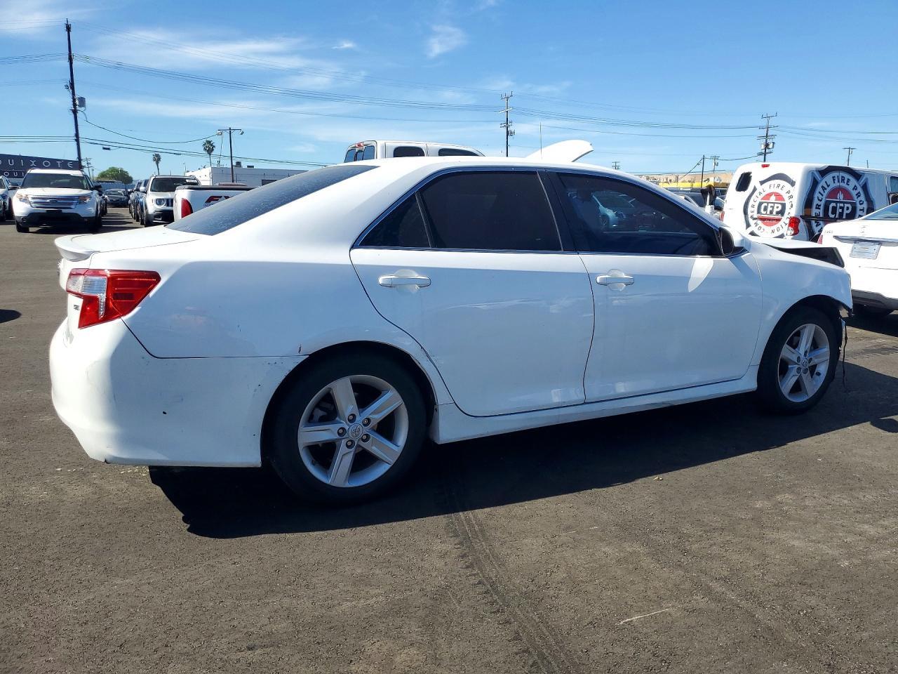 2014 TOYOTA CAMRY