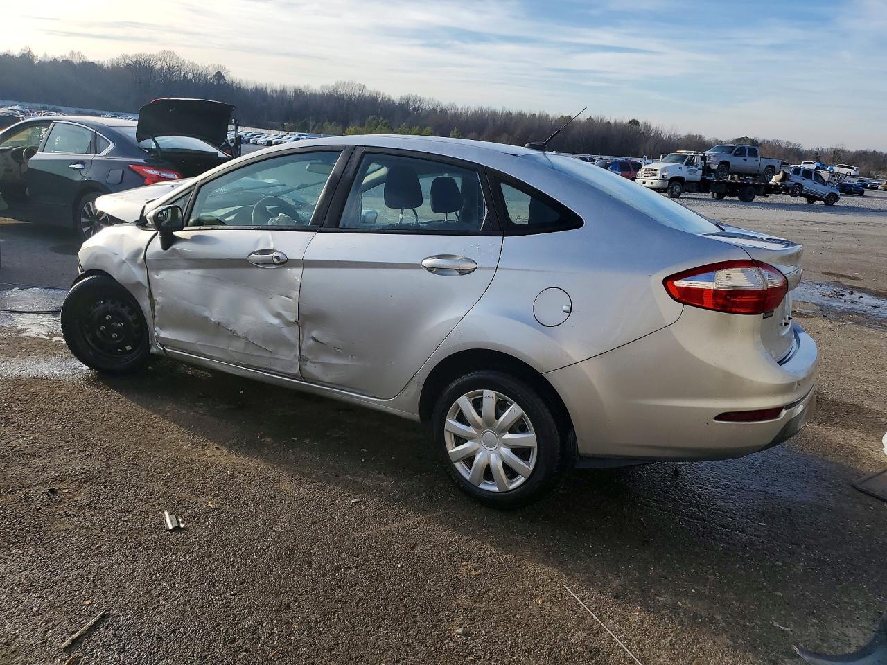 2016 FORD Fiesta