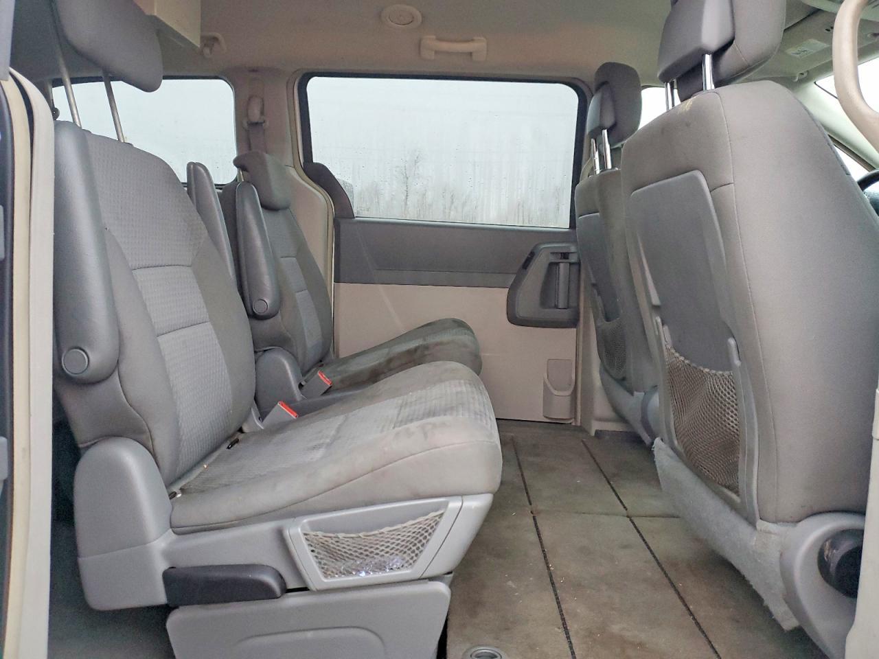 2010 CHRYSLER Town & Country