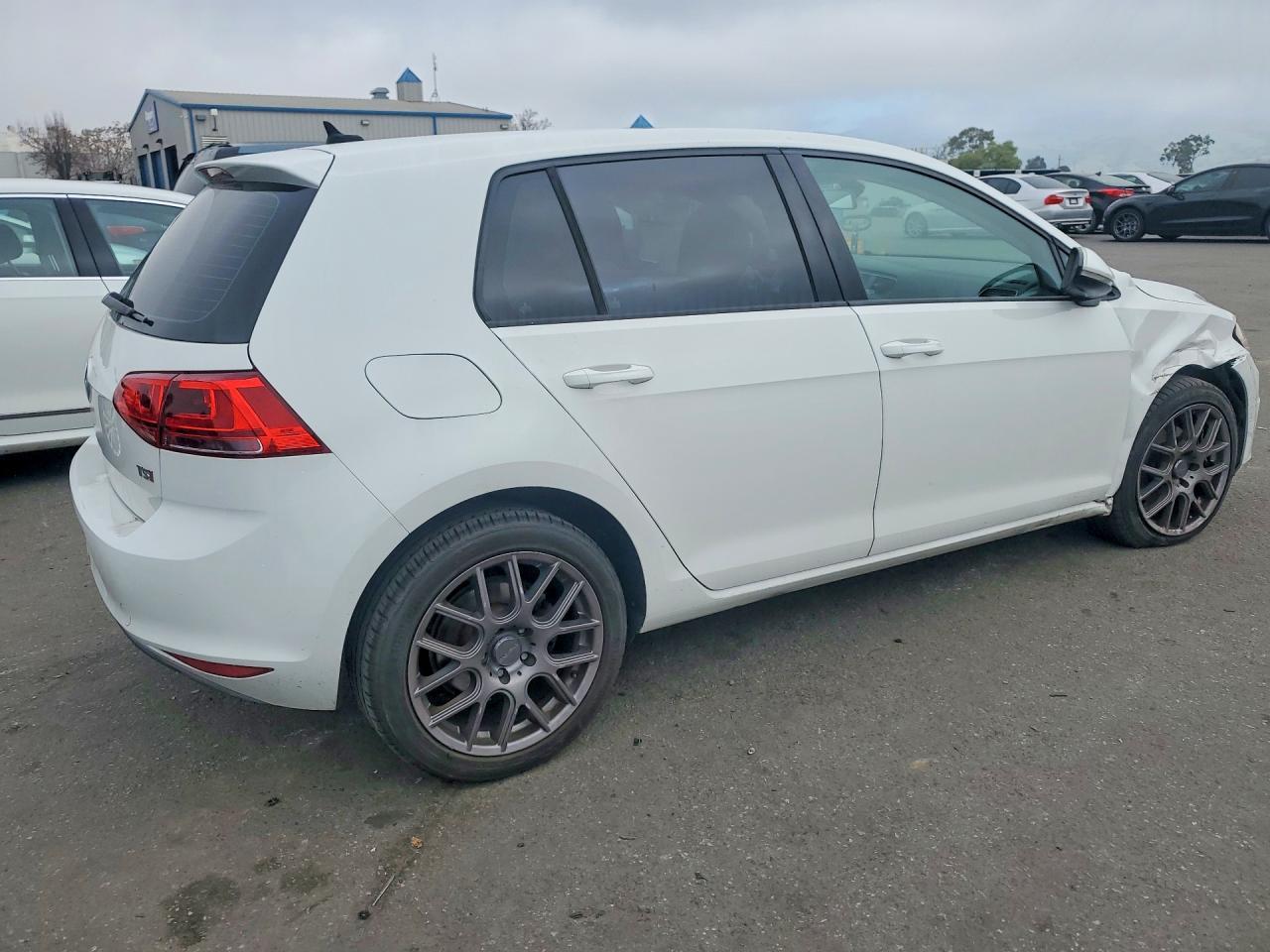 2015 VOLKSWAGEN GOLF