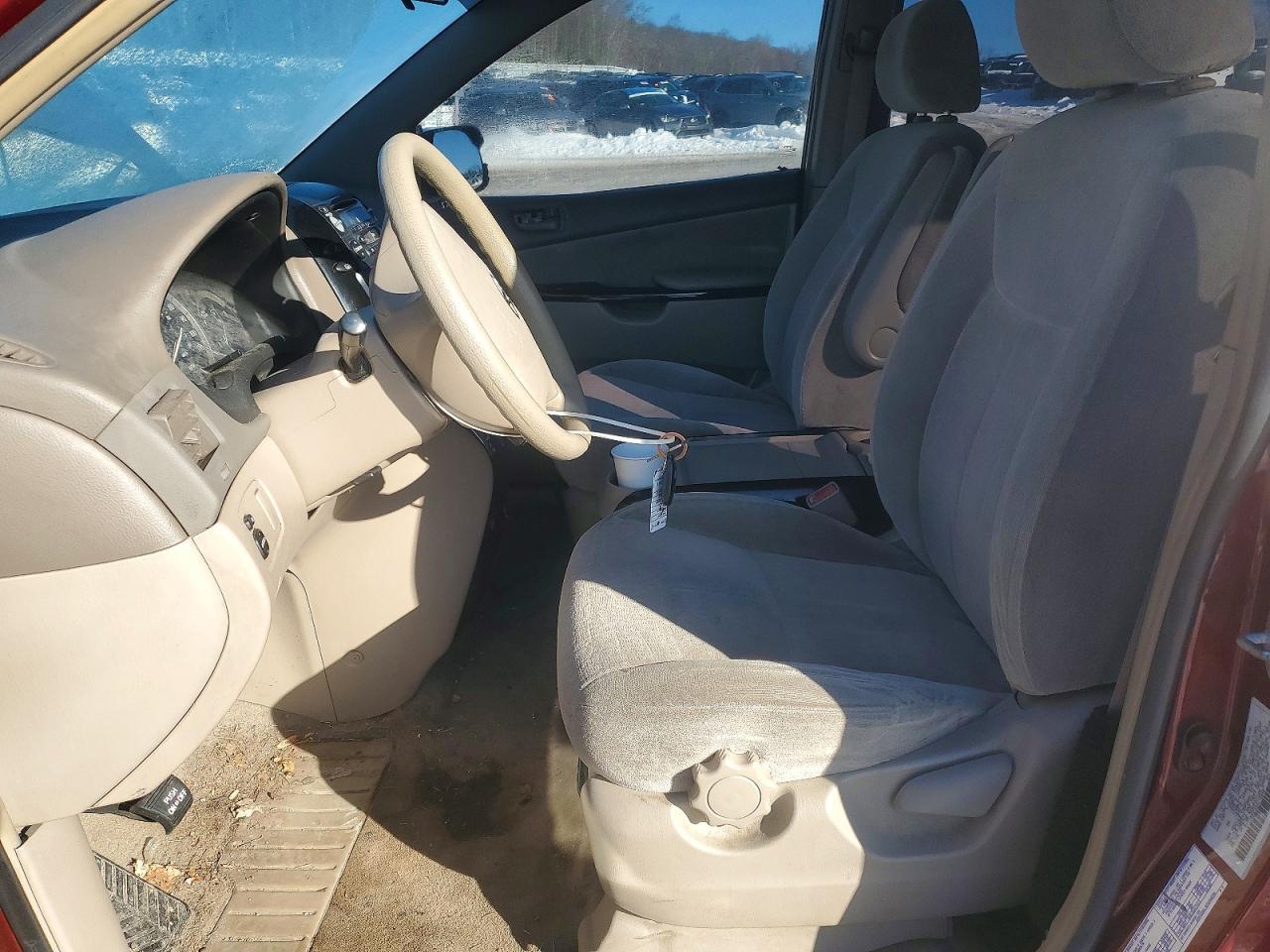 2004 TOYOTA SIENNA