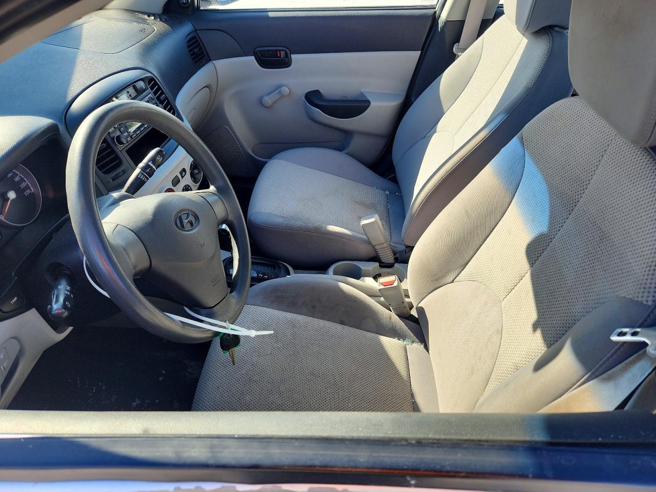 2011 HYUNDAI ACCENT