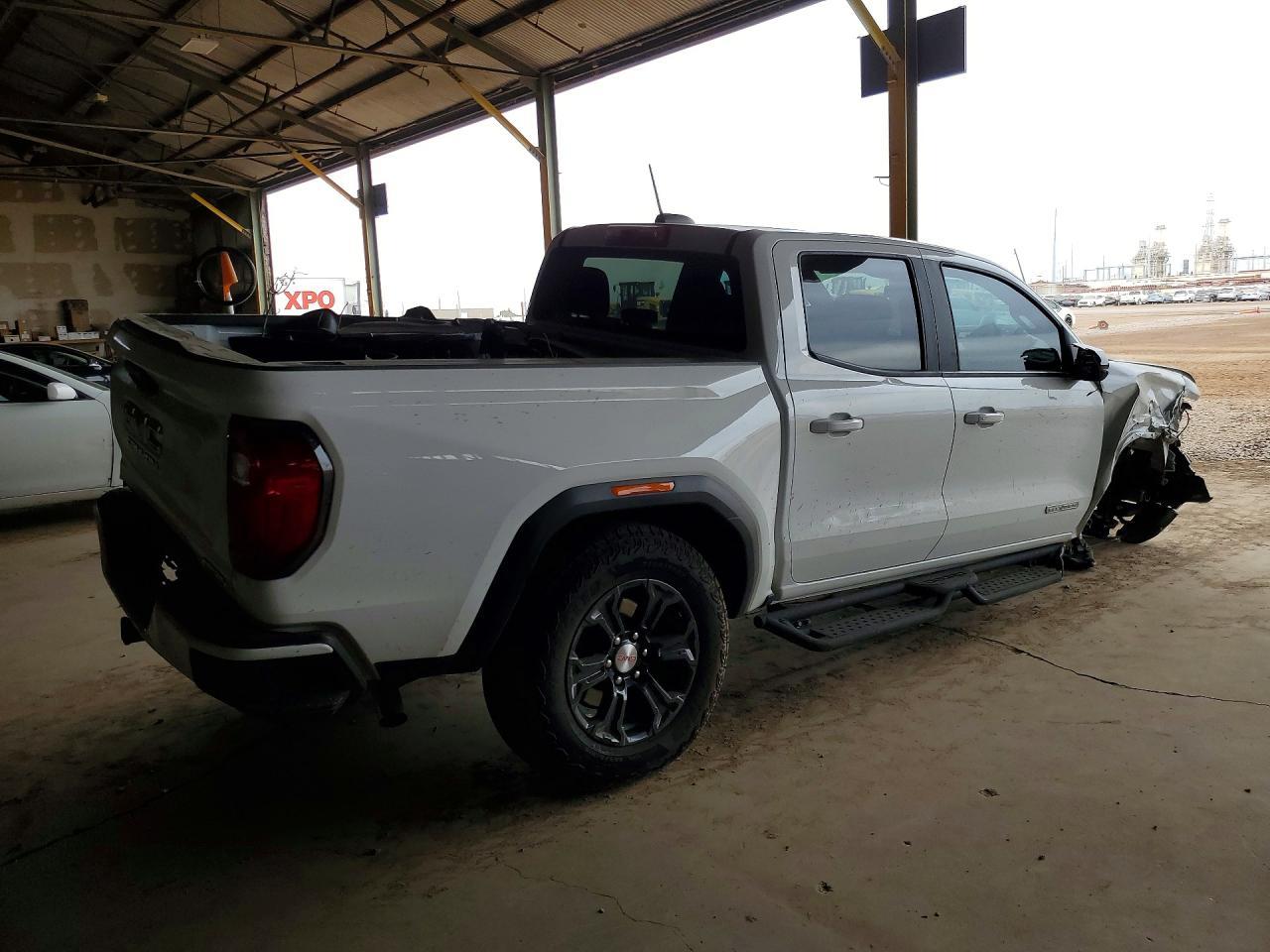 2024 GMC CANYON