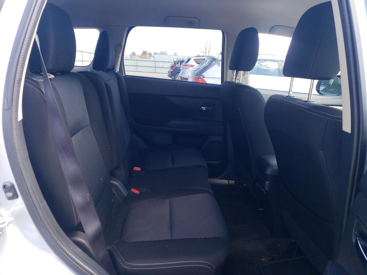 2016 MITSUBISHI outlander