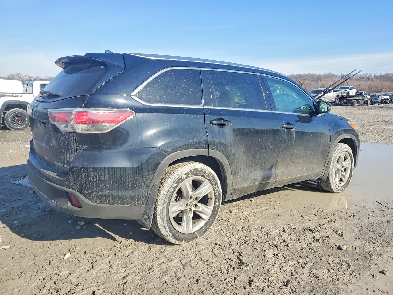 2016 TOYOTA HIGHLANDER
