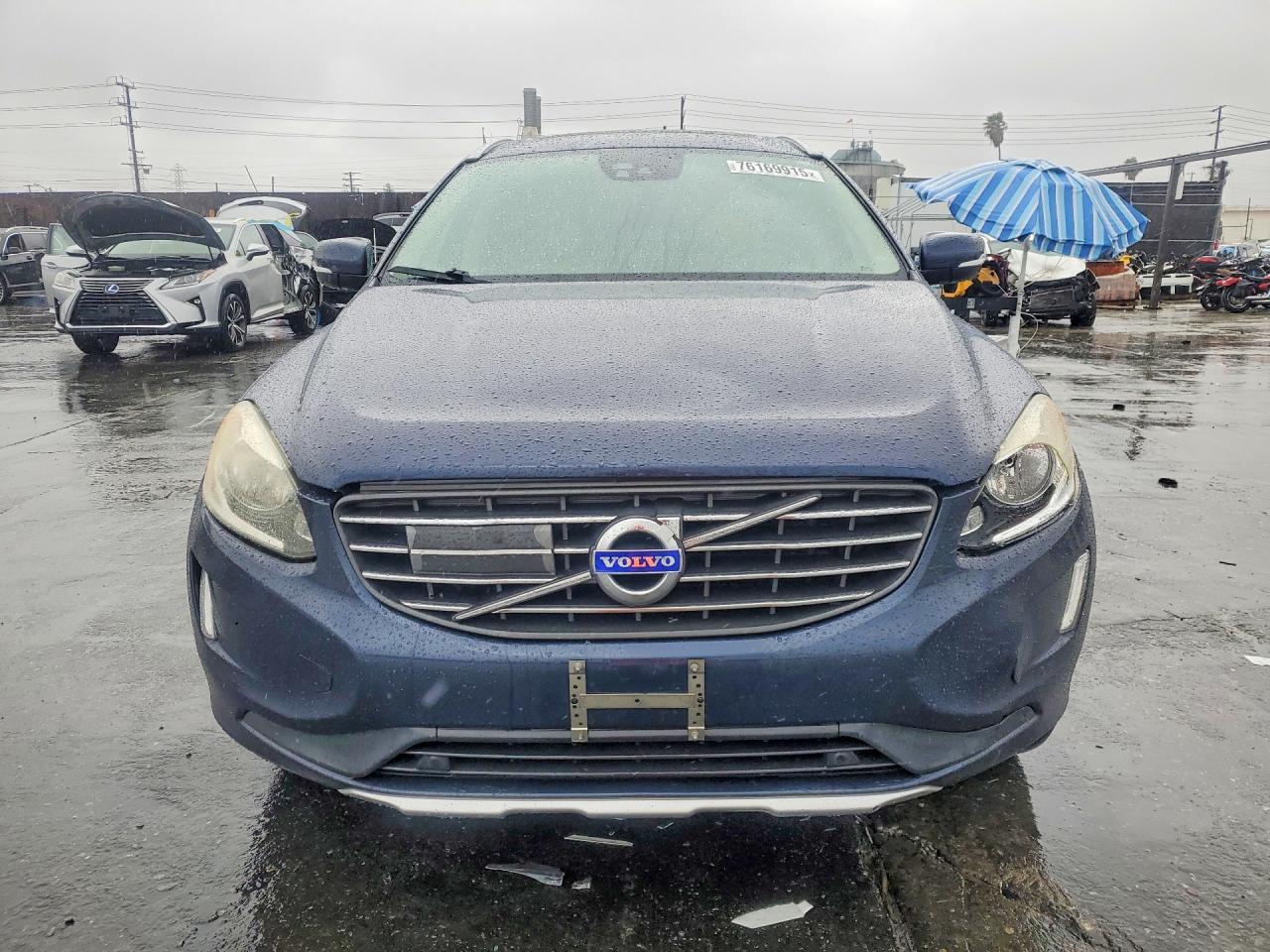 2015 VOLVO XC60
