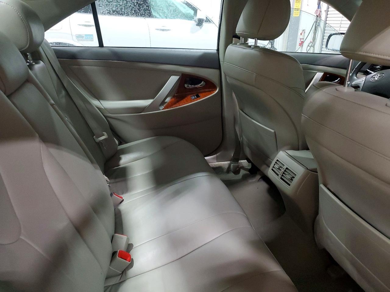 2011 TOYOTA CAMRY