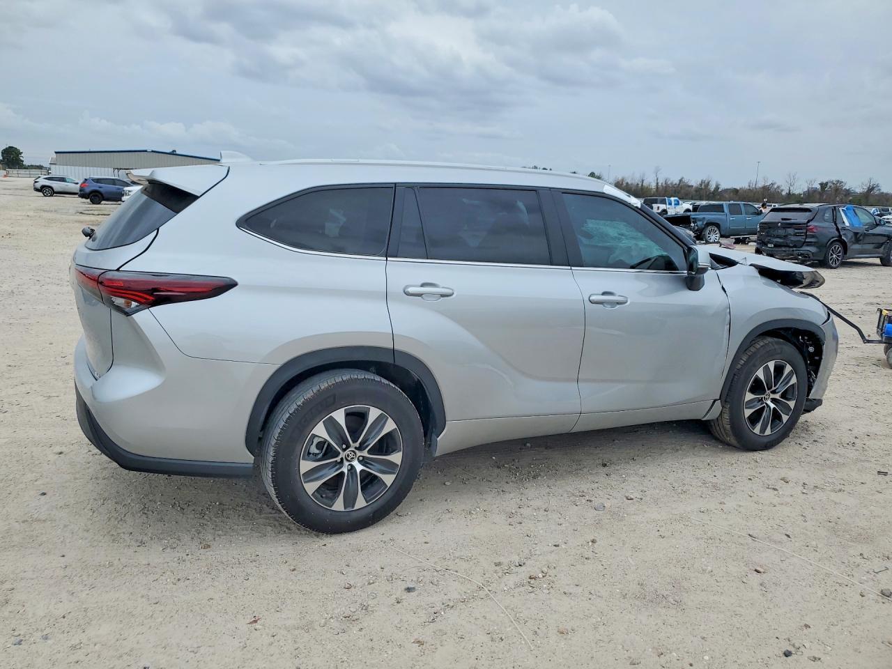 2025 TOYOTA HIGHLANDER