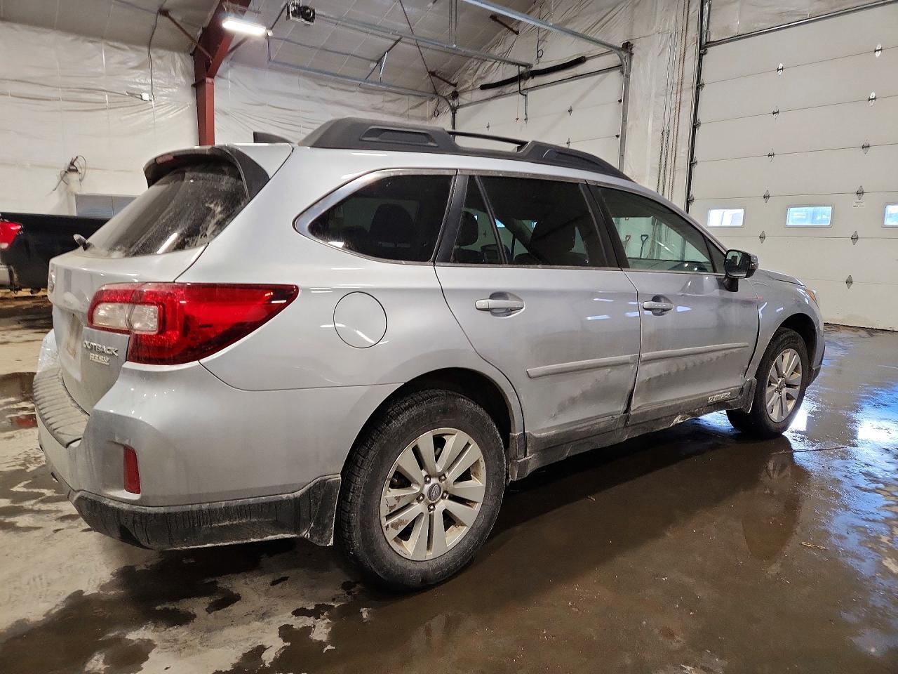 2017 SUBARU Outback