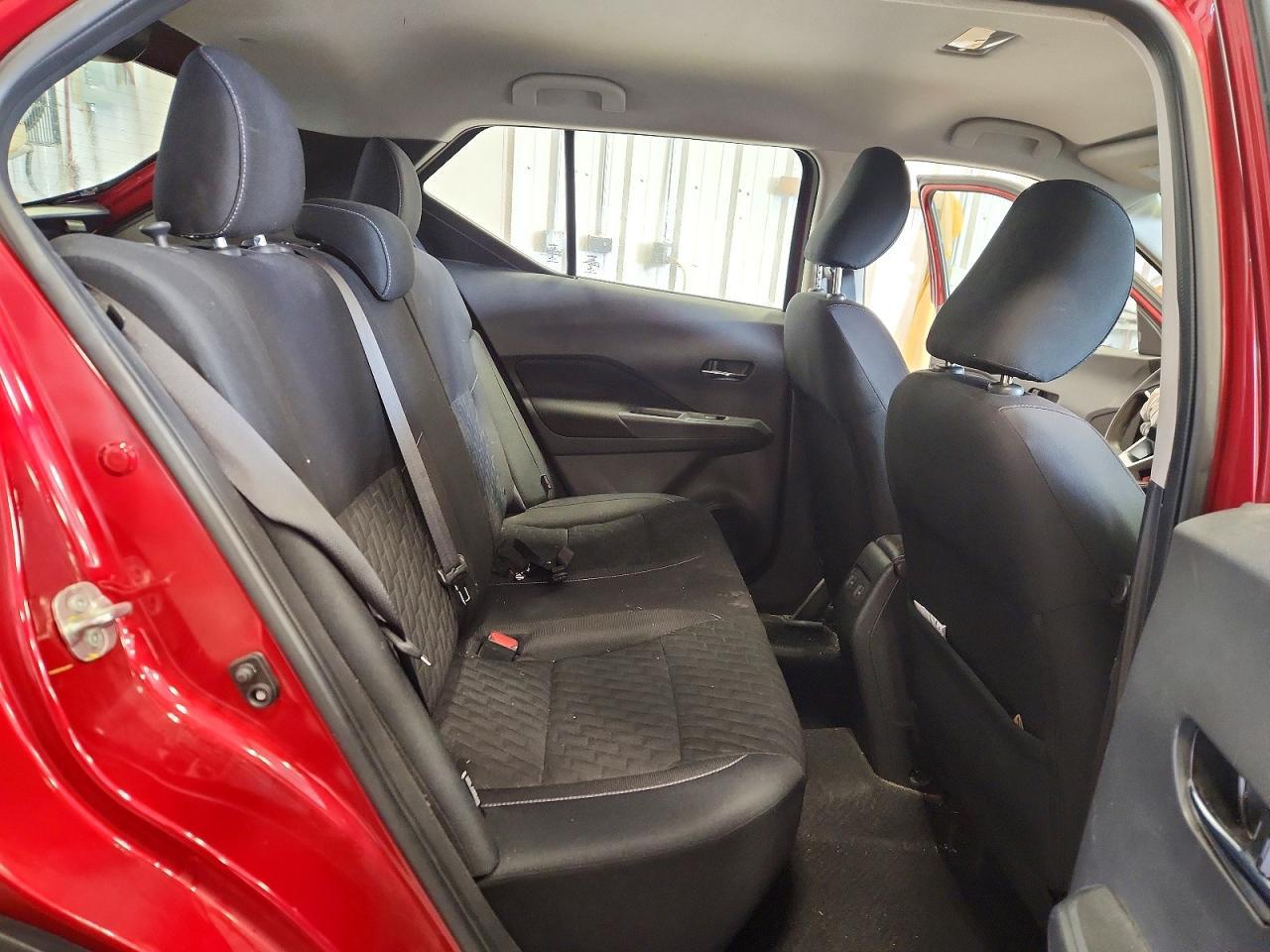2021 NISSAN KICKS