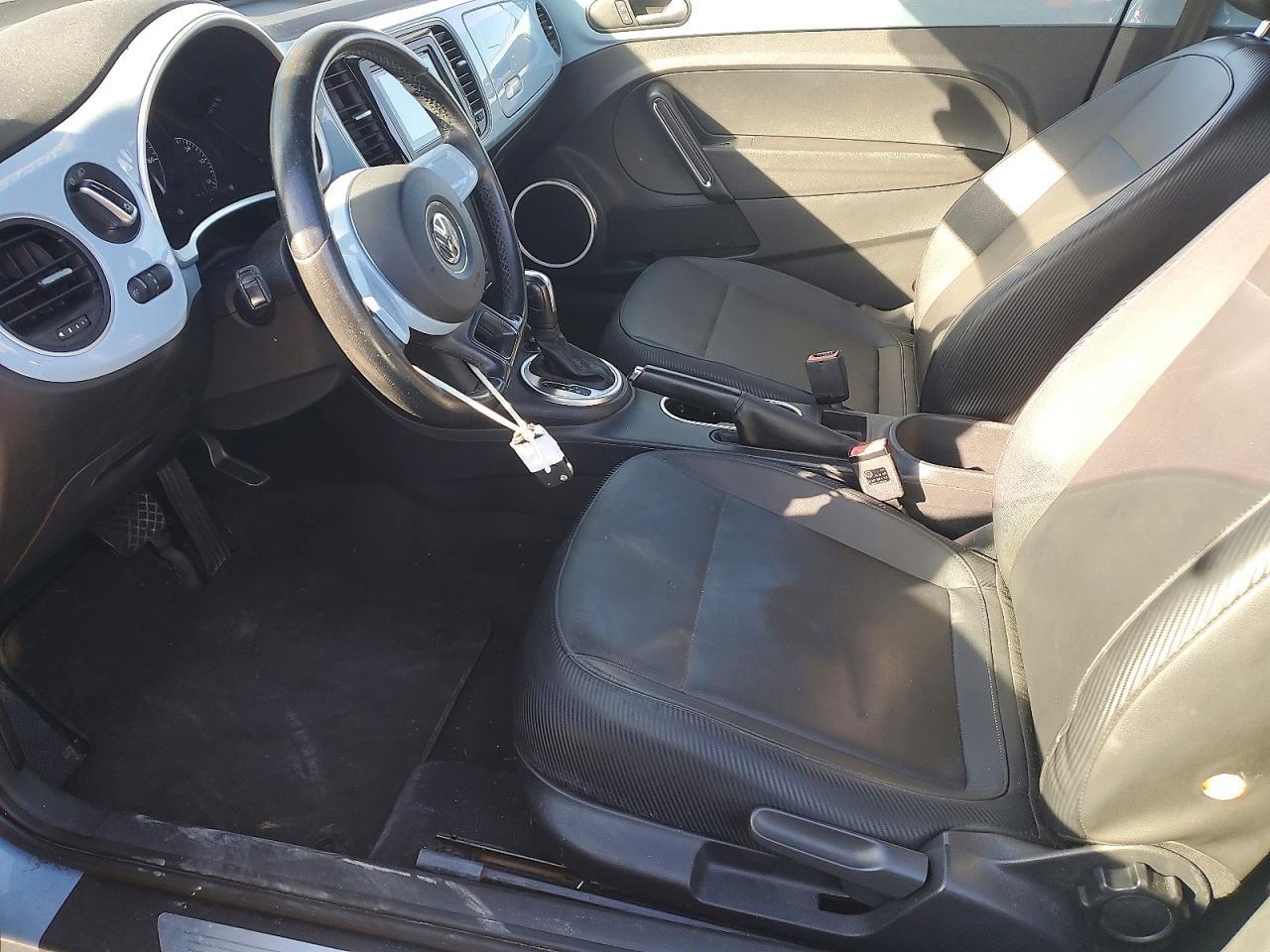 2012 VOLKSWAGEN Beetle