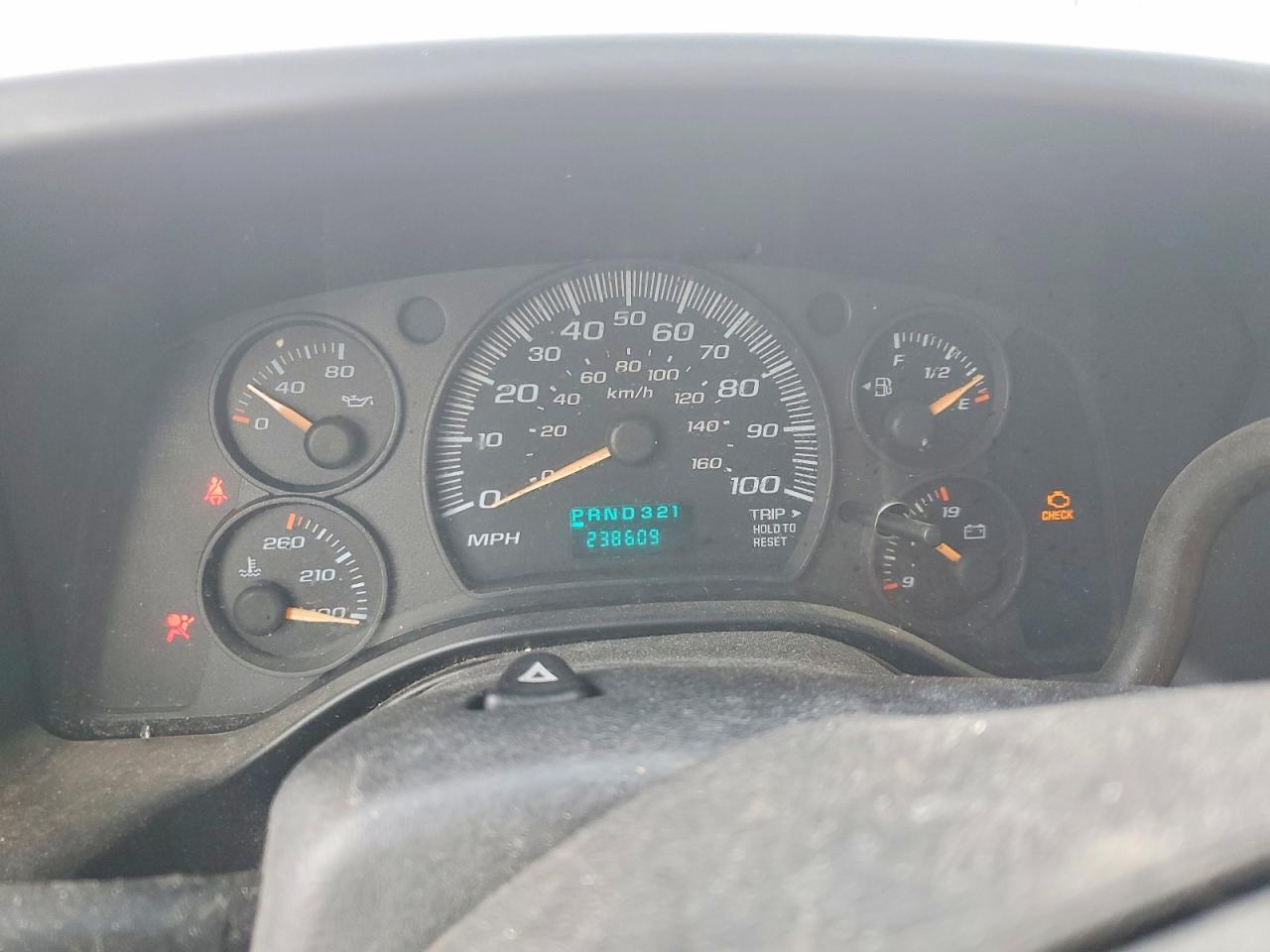 2004 CHEVROLET EXPRESS 2500