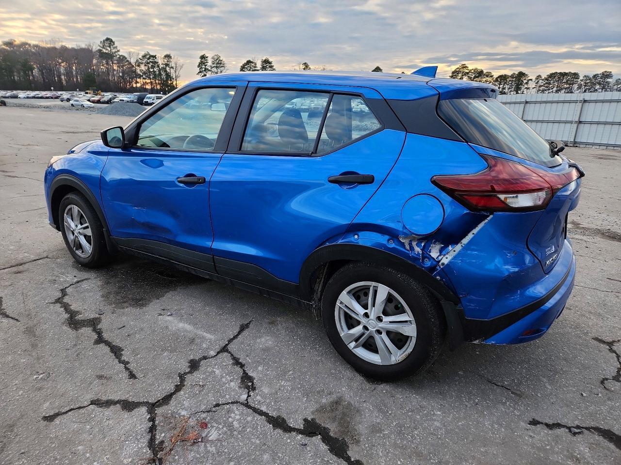 2023 NISSAN KICKS