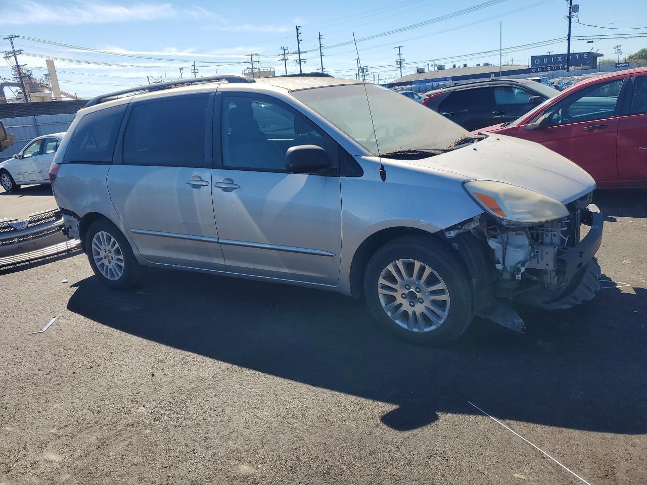 2005 TOYOTA SIENNA