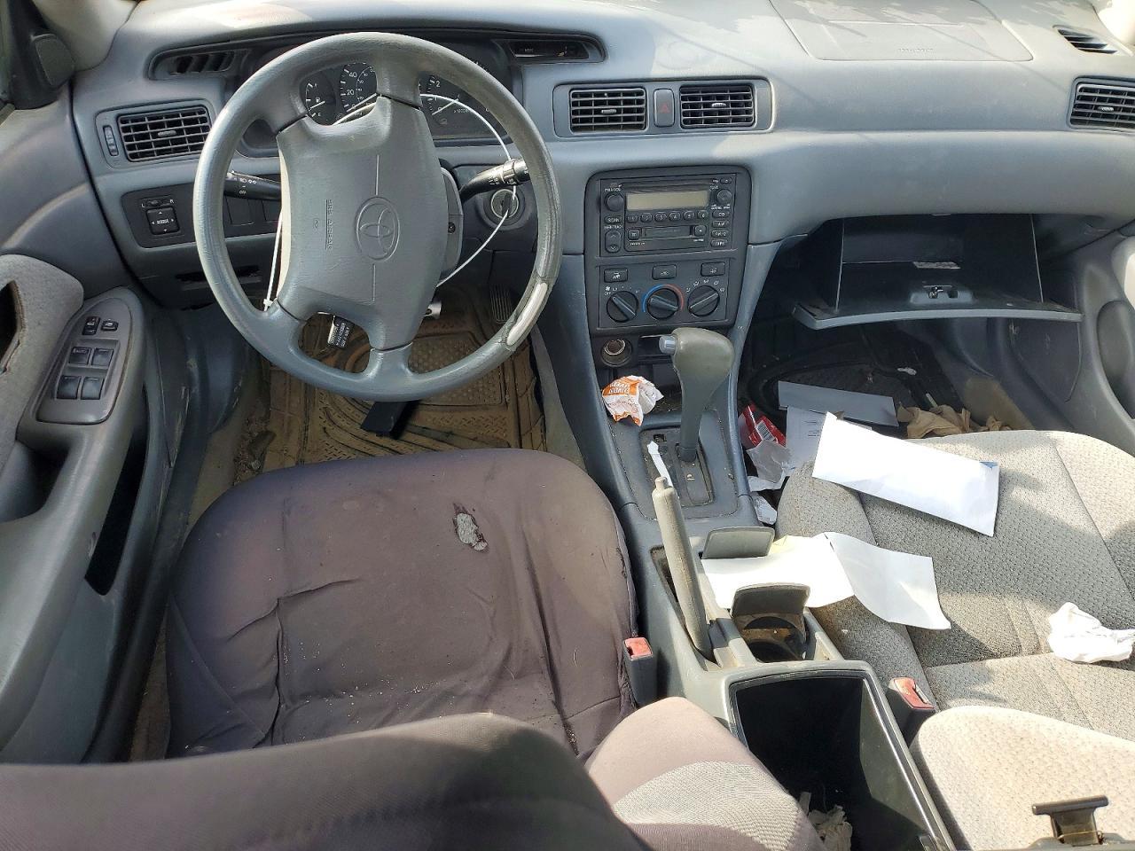 2001 TOYOTA CAMRY
