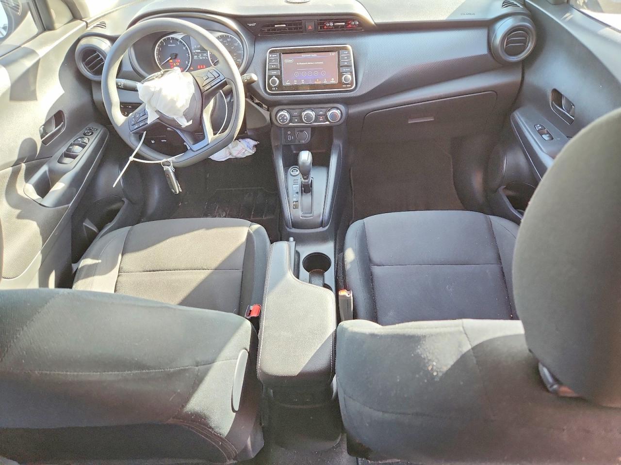 2024 NISSAN KICKS