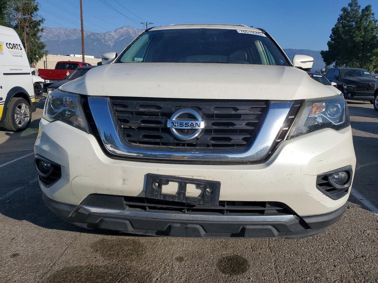 2017 NISSAN PATHFINDER